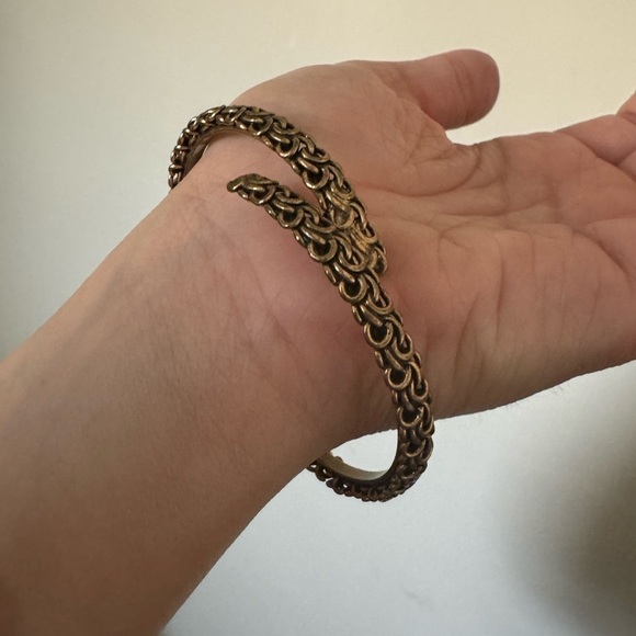 Gold toned snap on costume bracelet - Picture 3 of 6